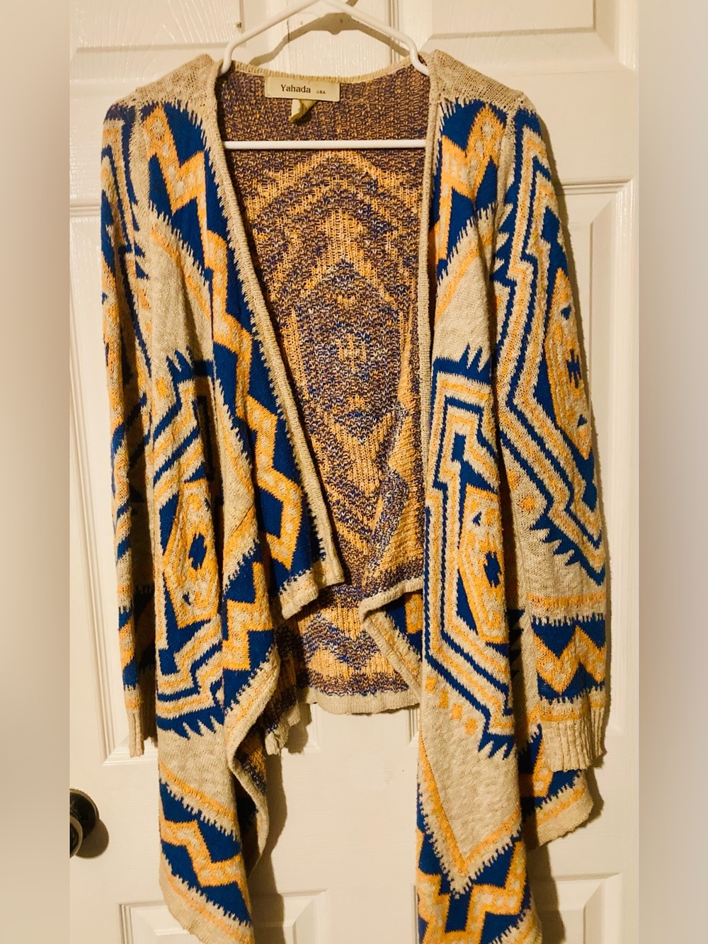 Yahada Women’s Size Medium Aztec Print Cardigan or Cover Up Sweater Cute